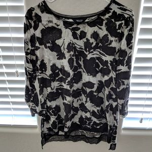 COPY - ❇️Vera Wang - Black / White Foral Top❇️